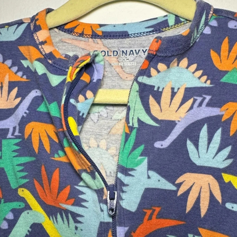 Baby bundle Old Navy Pijama, Gymboree‎ button onesie, bambino pajama 3/6 months - Picture 3 of 8